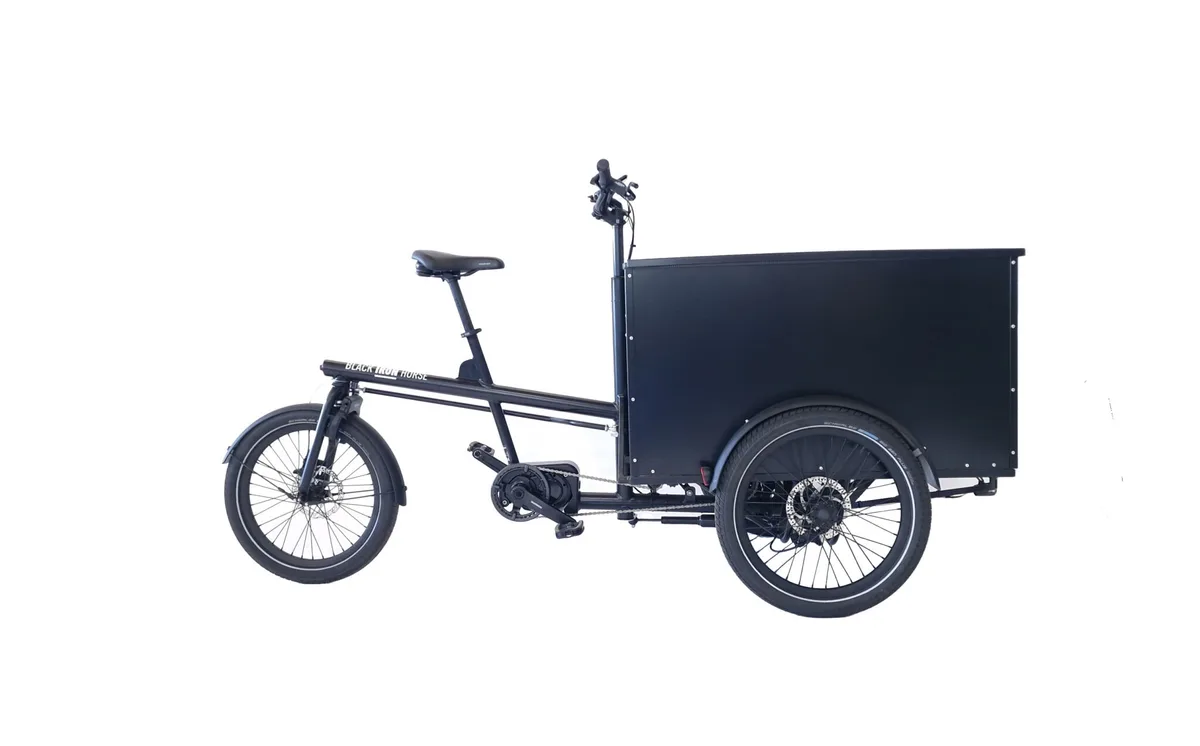 Black Iron Horse the OX (Lock Box) — produktfoto via Ladcyklen.dk
